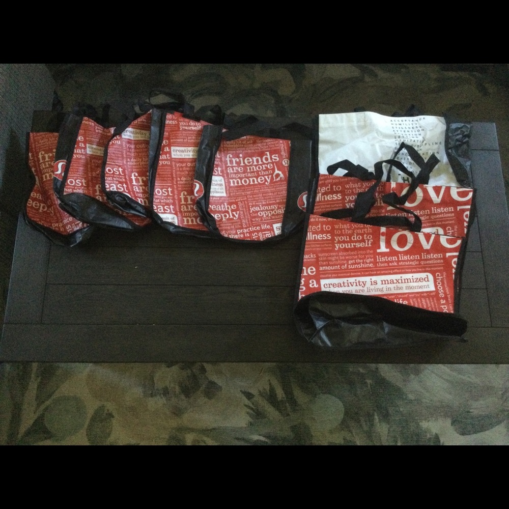 Lululemon reusable shopping bags